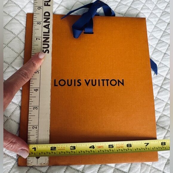 Louis Vuitton Set of three Shopping Bags - Picture 5 of 7